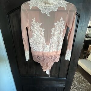 HAH lace bodysuit NWOT- Medium